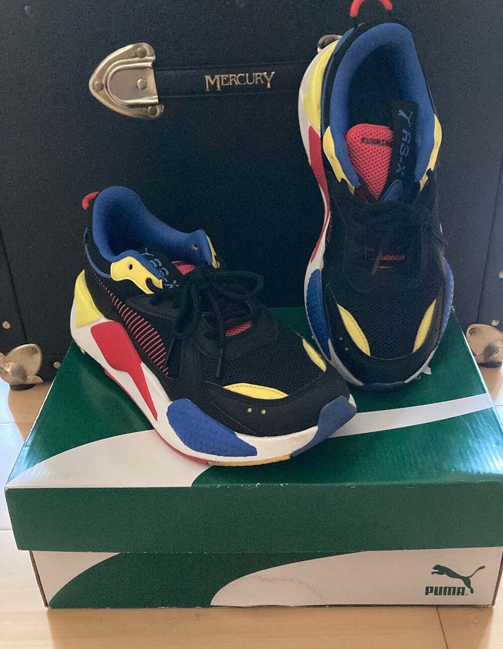 Puma RS-X core sneakers size 6C junior shoes  toys
